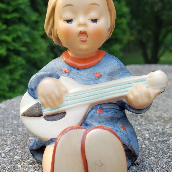 M J Hummel - Titled "JOYFUL" - Porcelain Figurine - Picture 1 of 9